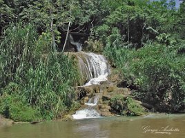 Cascata sulla riva 1