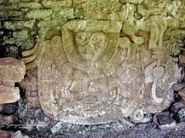 Rilievo in stucco raffigurante il dio della tempesta di Teotihuacan