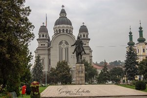 Cattedrale Ortodossa e statua di Avram Iancu